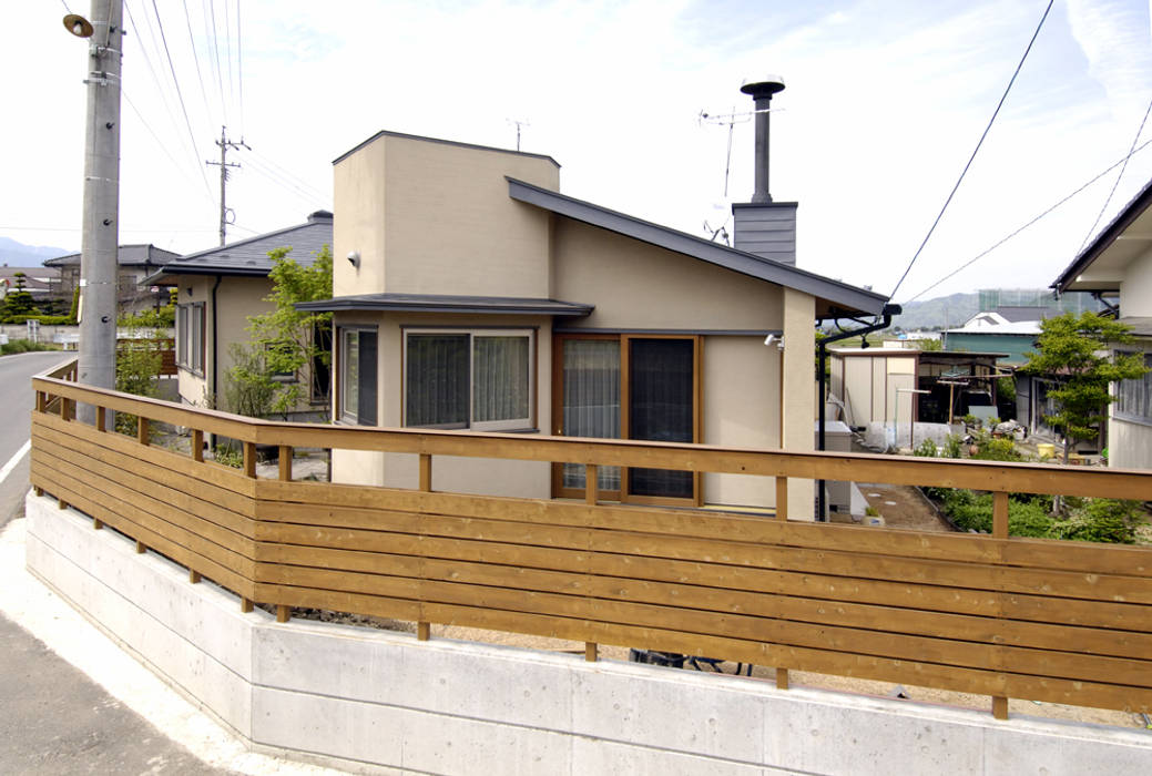 豊科の住まい 片倉隆幸建築研究室 モダンな 家