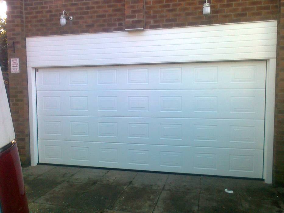 Project to show off newly installed garage doors, CBL Garage Doors CBL Garage Doors Puertas industriales Puertas