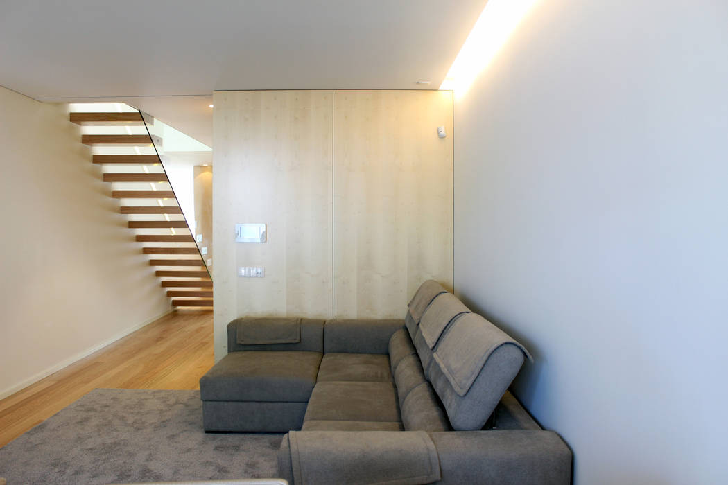 HOUSE NM_PÓVOA DE VARZIM_2015, PFS-arquitectura PFS-arquitectura Living room