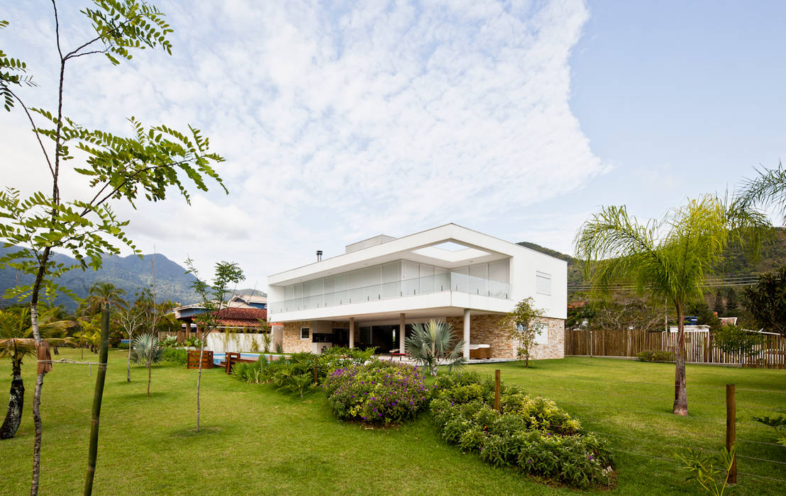 Casa Guaecá , Conrado Ceravolo Arquitetos Conrado Ceravolo Arquitetos Modern houses