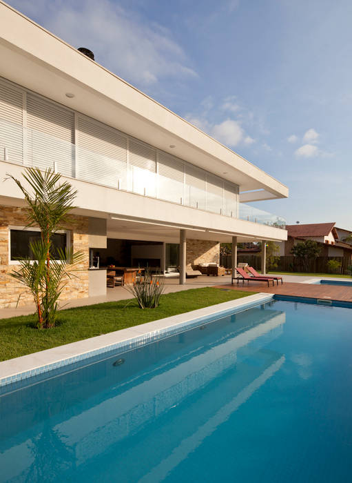 Casa Guaecá , Conrado Ceravolo Arquitetos Conrado Ceravolo Arquitetos Pool