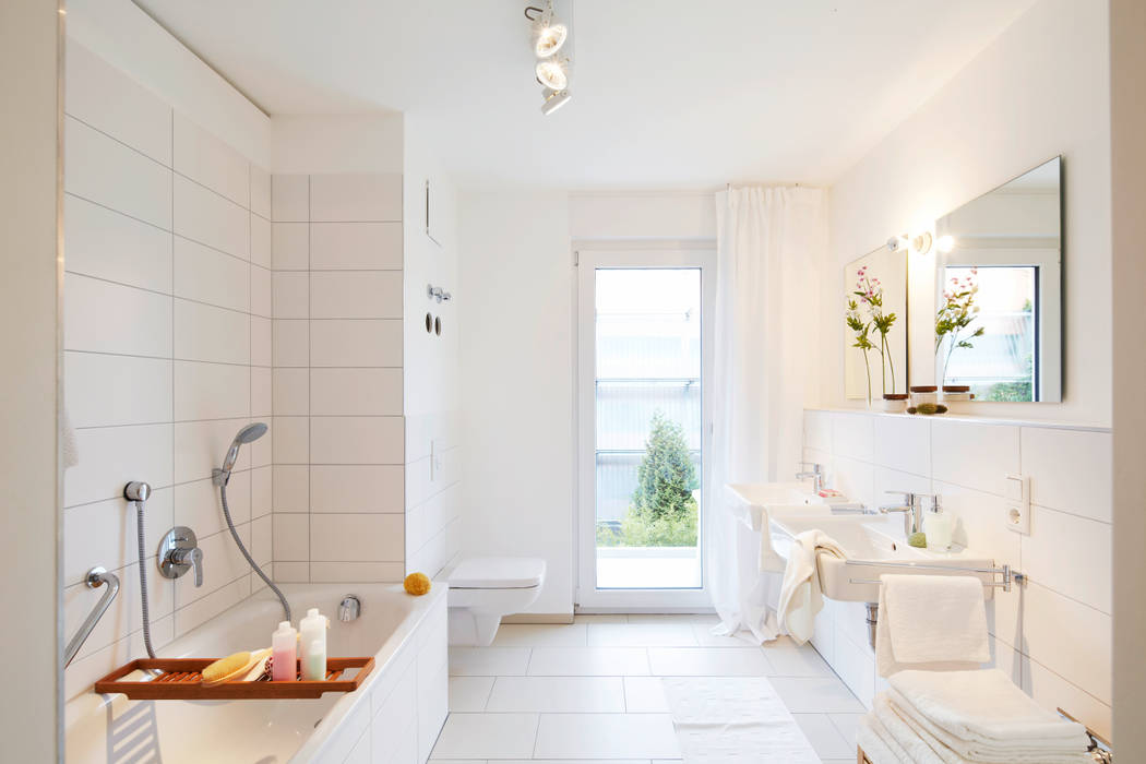 Musterwohnung, Home Staging Bavaria Home Staging Bavaria Salle de bain moderne Miroirs