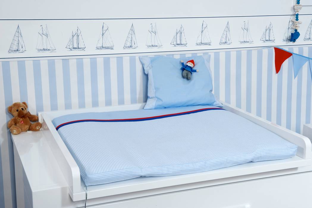 Babyzimmer- & Kinderzimmer-Möbel, Kidsroomstyle/KRS-Design Kidsroomstyle/KRS-Design Eklektik Çocuk Odası Elbise Dolabı & Komodinler