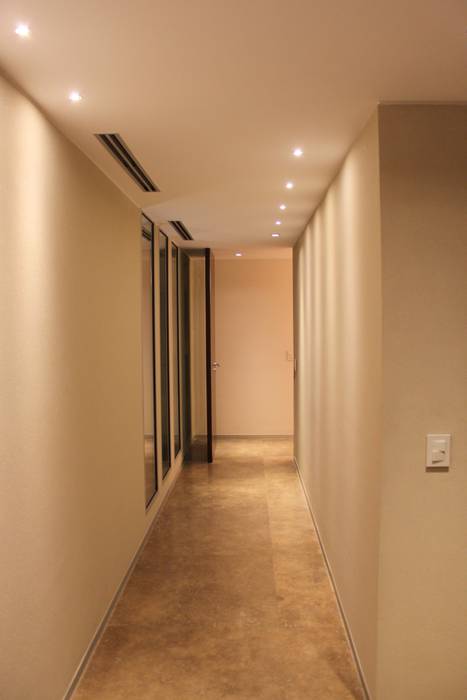 vivenda unifamilar MORENO, cm espacio & arquitectura srl cm espacio & arquitectura srl Modern Corridor, Hallway and Staircase