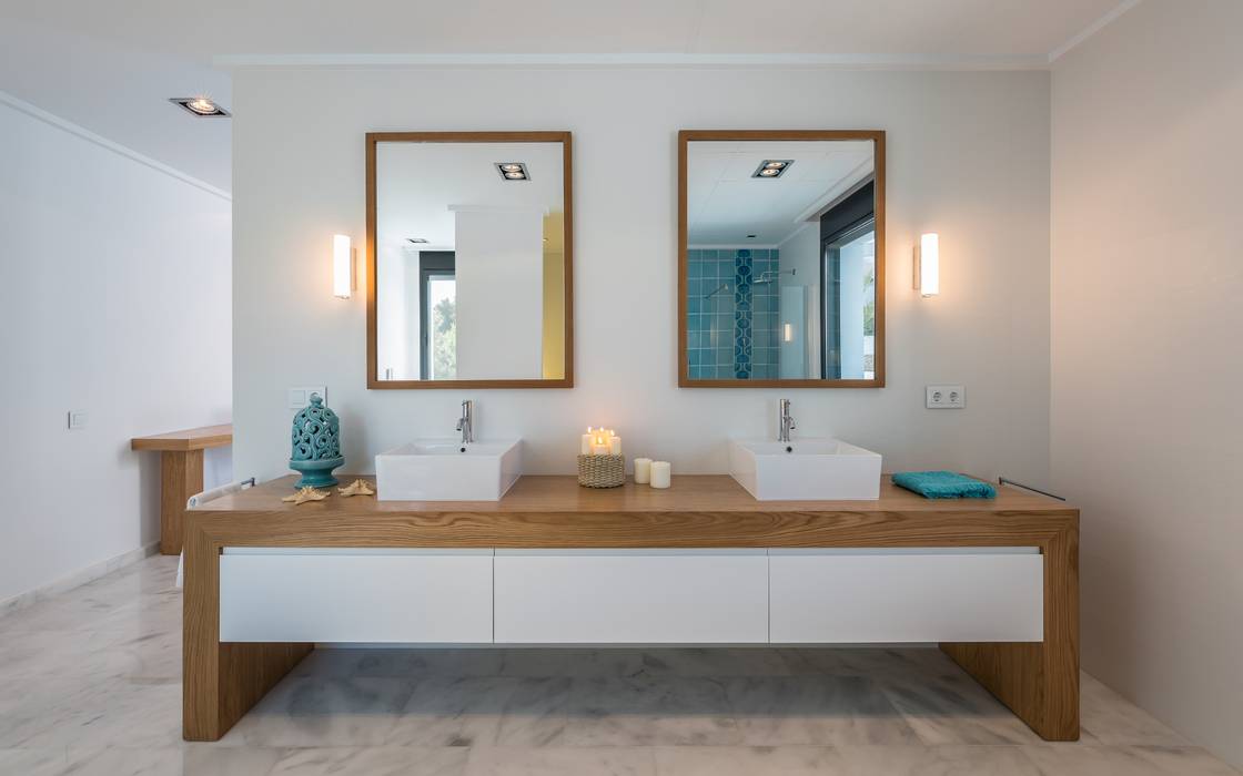 Un baño acogedor para los invitados Laura Yerpes Estudio de Interiorismo Baños de estilo mediterráneo