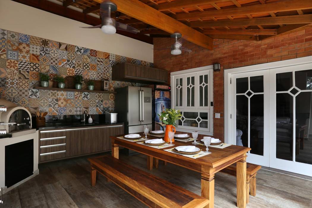 Terraço Gourmet II, Danielle Tassi Arquitetura e Interiores Danielle Tassi Arquitetura e Interiores 露臺