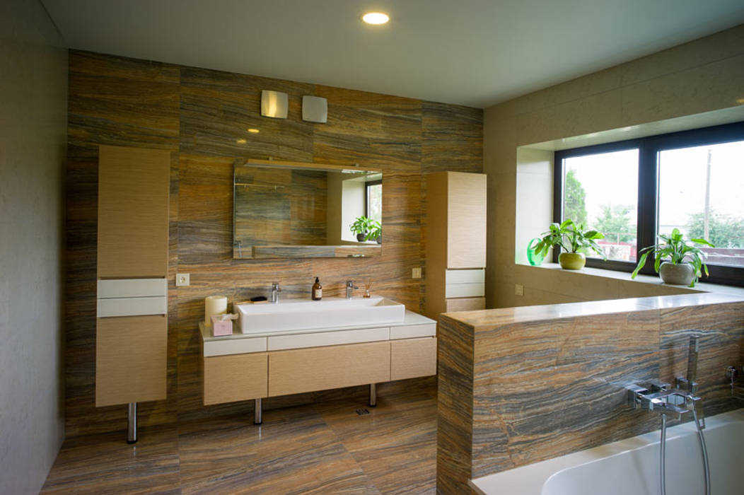 homify Eclectic style bathroom