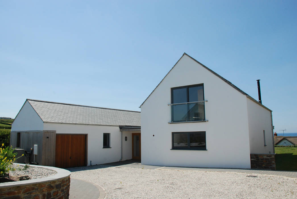 Outspan, Widemouth Bay, Cornwall homify Modern houses