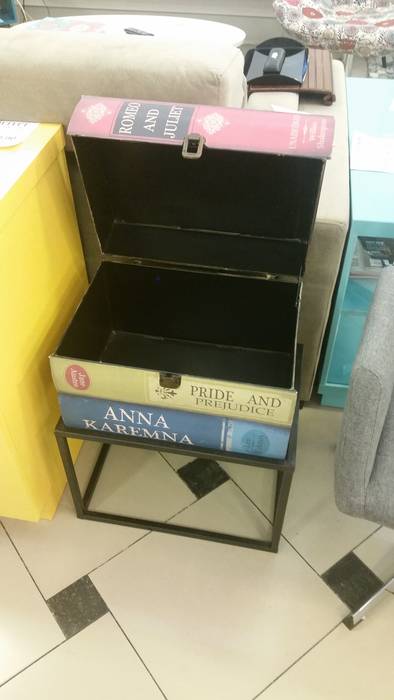 Mesa Lateral Livros Por Sun House Moveis E Decoracoes Moderno Homify