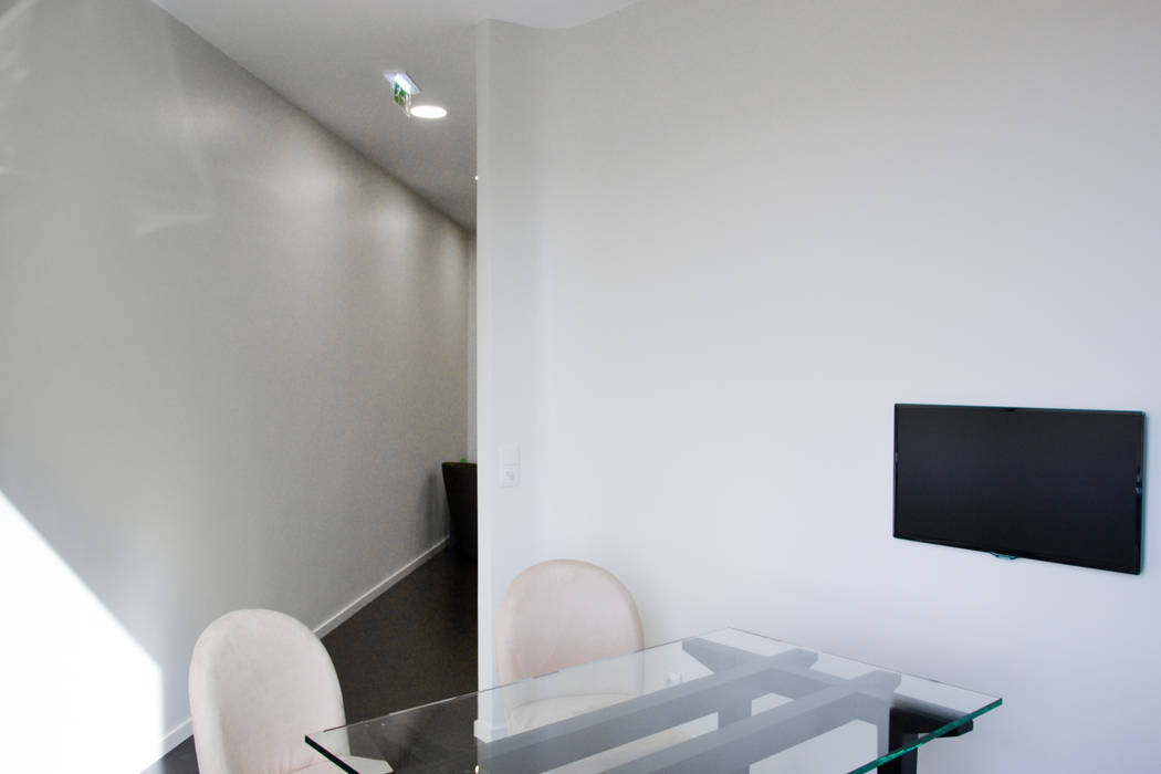 Sala de recepção HAS - Hinterland Architecture Studio Espaços de trabalho minimalistas