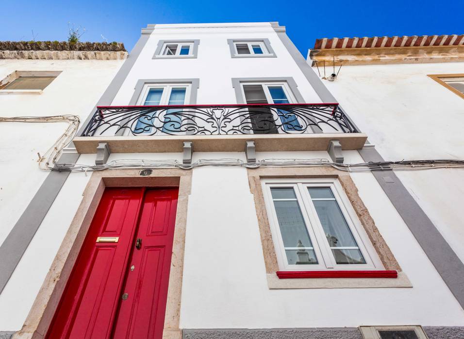 Casa Sul, um lugar onde se sente a alma portuguesa. , alma portuguesa alma portuguesa ラスティックな 窓&ドア