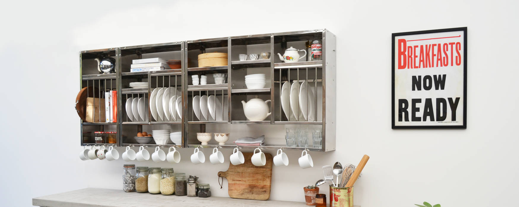 Modular shelving The Plate Rack Cocinas de estilo industrial Almacenamiento y despensa