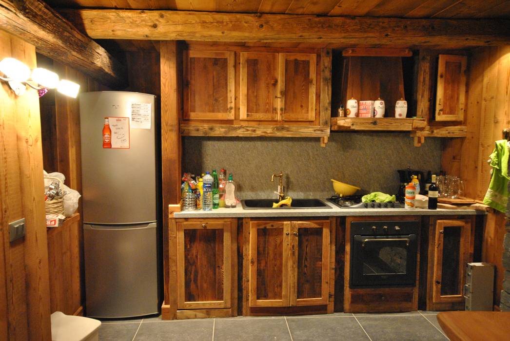 Cucina in legno antico cucina in stile rustico di ...