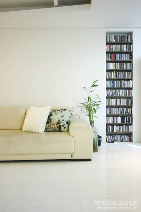 고가구의 적절한 배치, 오리엔탈 느낌의 32py 인테리어, 홍예디자인 홍예디자인 Living room
