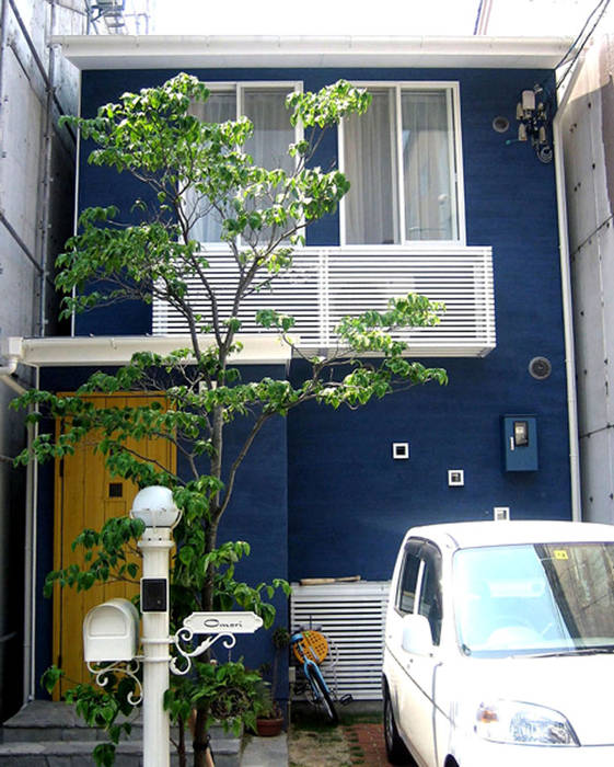 青の左官材料仕上の外壁 あお建築設計 モダンな 家