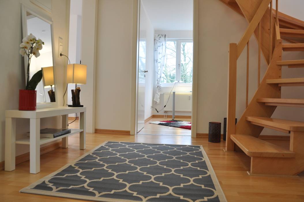 Flur Optimmo Home Staging Moderner Flur, Diele & Treppenhaus