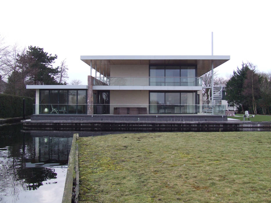 Villa in een waterrijke omgeving, SL atelier voor architectuur SL atelier voor architectuur モダンな 家