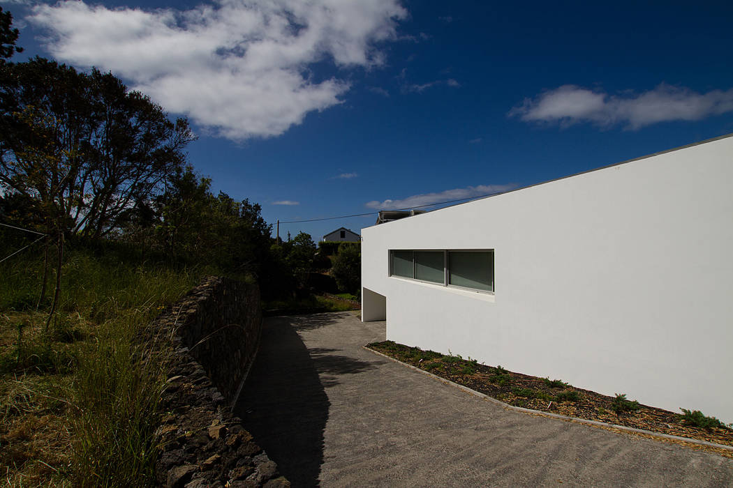 Casa na Caloura, Monteiro, Resendes & Sousa Arquitectos lda. Monteiro, Resendes & Sousa Arquitectos lda. Casas minimalistas