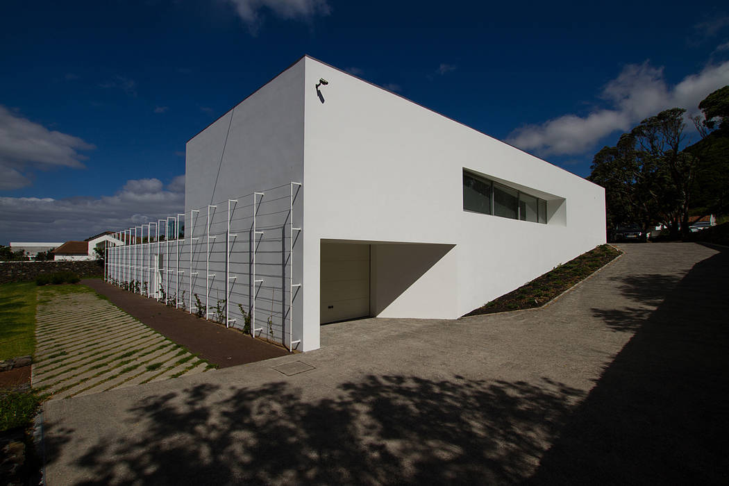 Casa na Caloura, Monteiro, Resendes & Sousa Arquitectos lda. Monteiro, Resendes & Sousa Arquitectos lda. Casas minimalistas