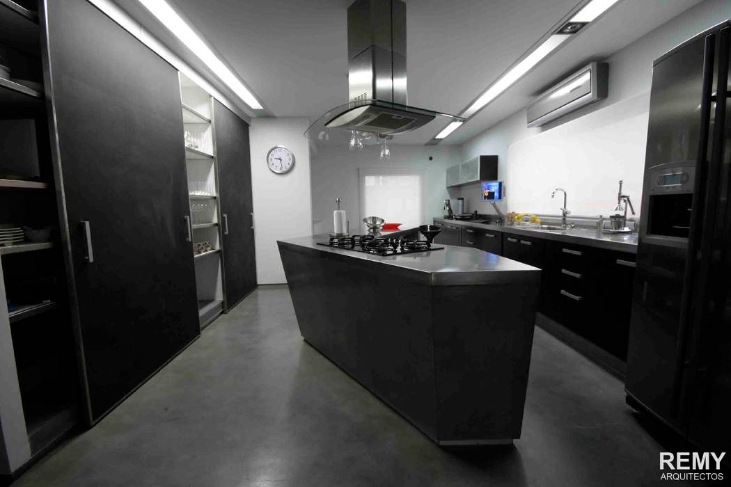 Casa de la Cascada, Remy Arquitectos Remy Arquitectos Cocinas modernas: Ideas, imágenes y decoración