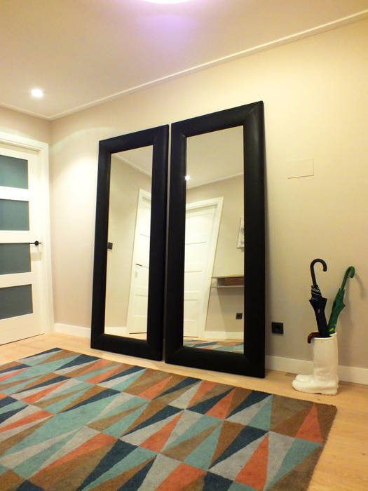 Apartamento de vacaciones en Sanxenxo, Galicia., Oito Interiores Oito Interiores Modern Corridor, Hallway and Staircase