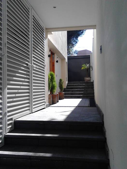 homify Pasillos, vestíbulos y escaleras modernos