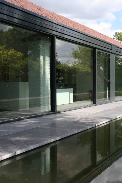Tiendenschuur Van Mol Schoten, DI-vers architecten - BNA DI-vers architecten - BNA Modern windows & doors