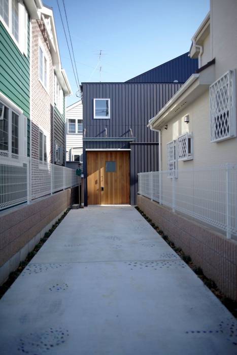 House in Aoba, シキナミカズヤ建築研究所 シキナミカズヤ建築研究所 Casas modernas