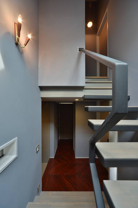 守山の家, Nobuyoshi Hayashi Nobuyoshi Hayashi モダンスタイルの 玄関&廊下&階段