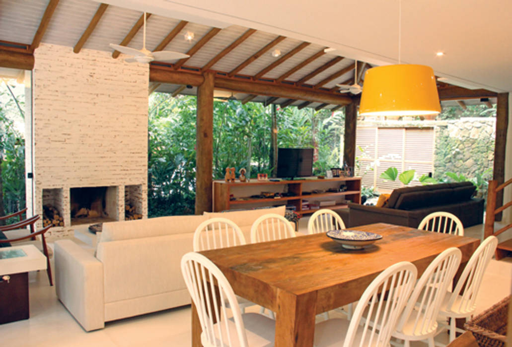 CASA INTEGRADA AO VERDE, RAC ARQUITETURA RAC ARQUITETURA Rustic style dining room