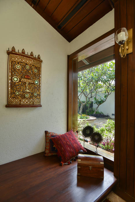 Juanapur Farmhouse, monica khanna designs monica khanna designs Modern windows & doors Windows