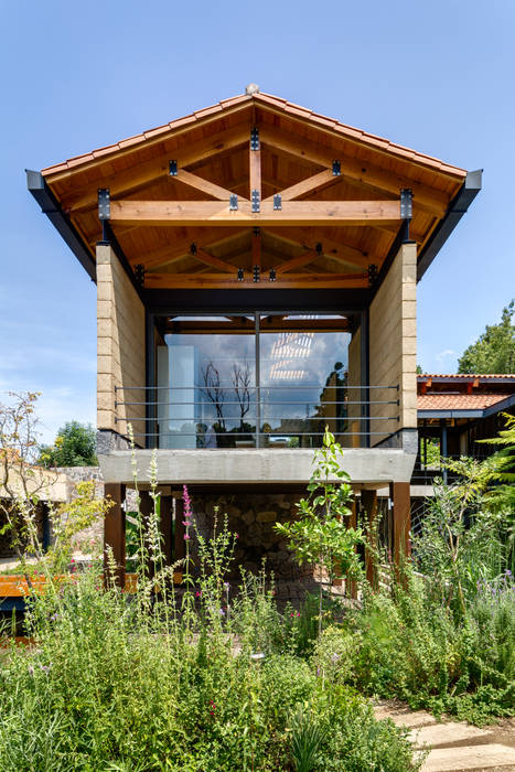 Laboratorio TAAR / TALLER DE ARQUITECTURA DE ALTO RENDIMIENTO Casas modernas