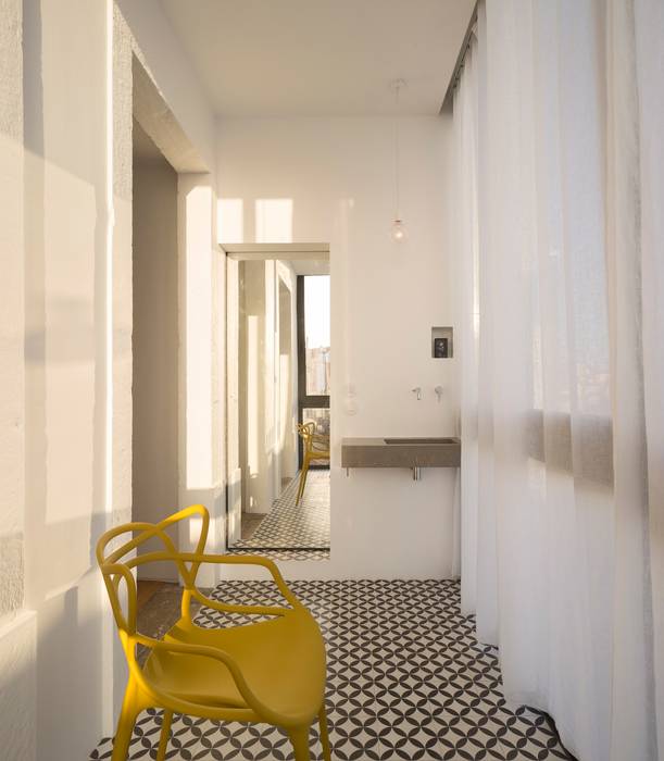 Príncipe real apartment lisbon, fala fala Modern balcony, veranda & terrace