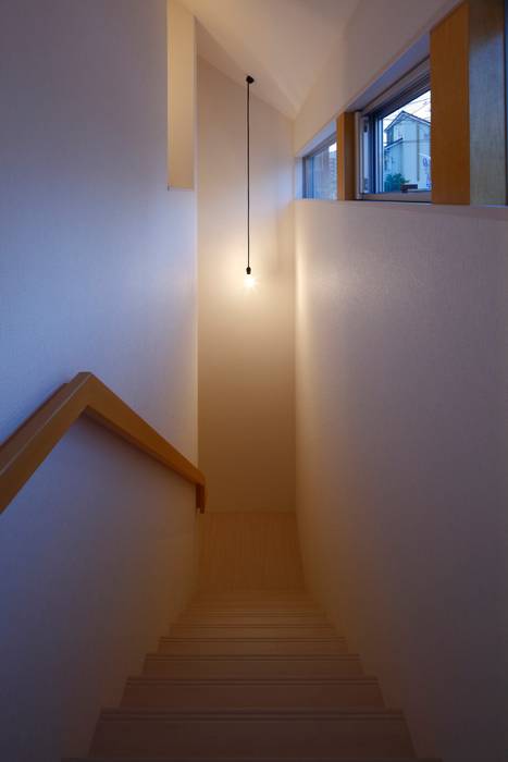 階段 田原泰浩建築設計事務所 オリジナルスタイルの 玄関&廊下&階段