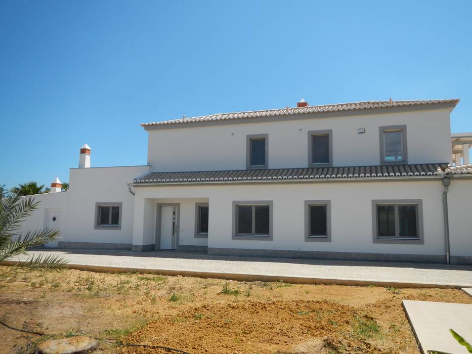 External Thermal Insulation (ETICS) RenoBuild Algarve Casas de estilo mediterráneo