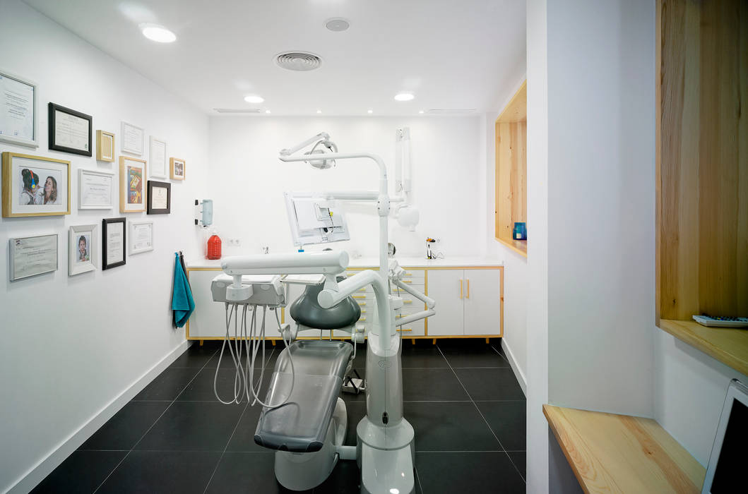 Clínica Dental Conil, Ortho Estudio Ortho Estudio Комерційні приміщення Клініки