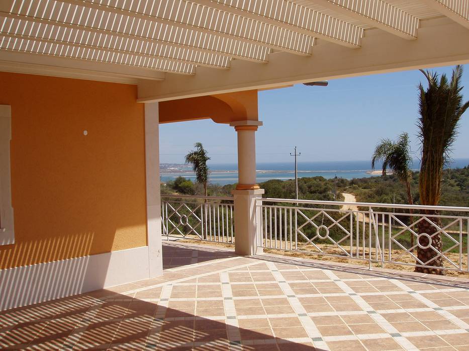 Thermal Insulation - ETICS RenoBuild Algarve Nhà phong cách Địa Trung Hải