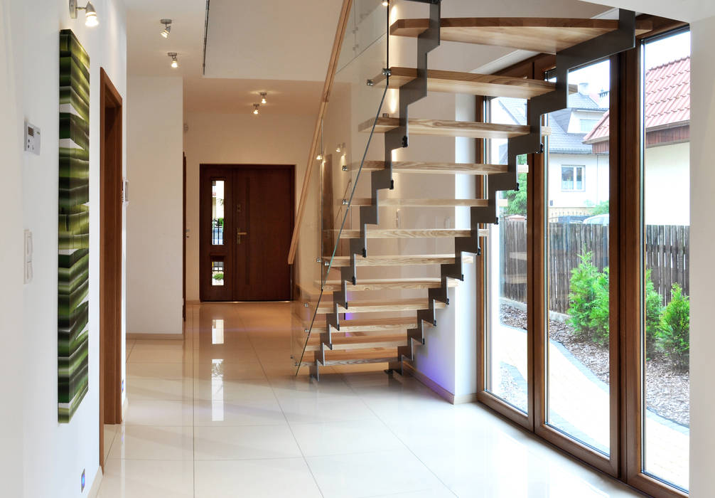 homify Pasillos, vestíbulos y escaleras modernos