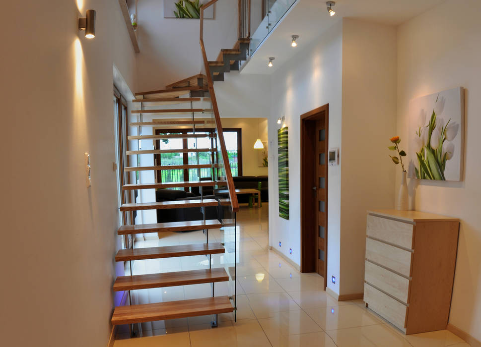 homify Modern corridor, hallway & stairs