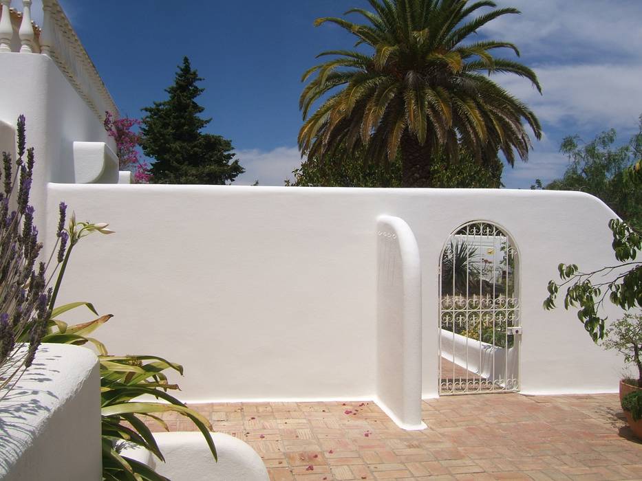 Reparação de fendas e Pintura Exterior RenoBuild Algarve Casas mediterrâneas