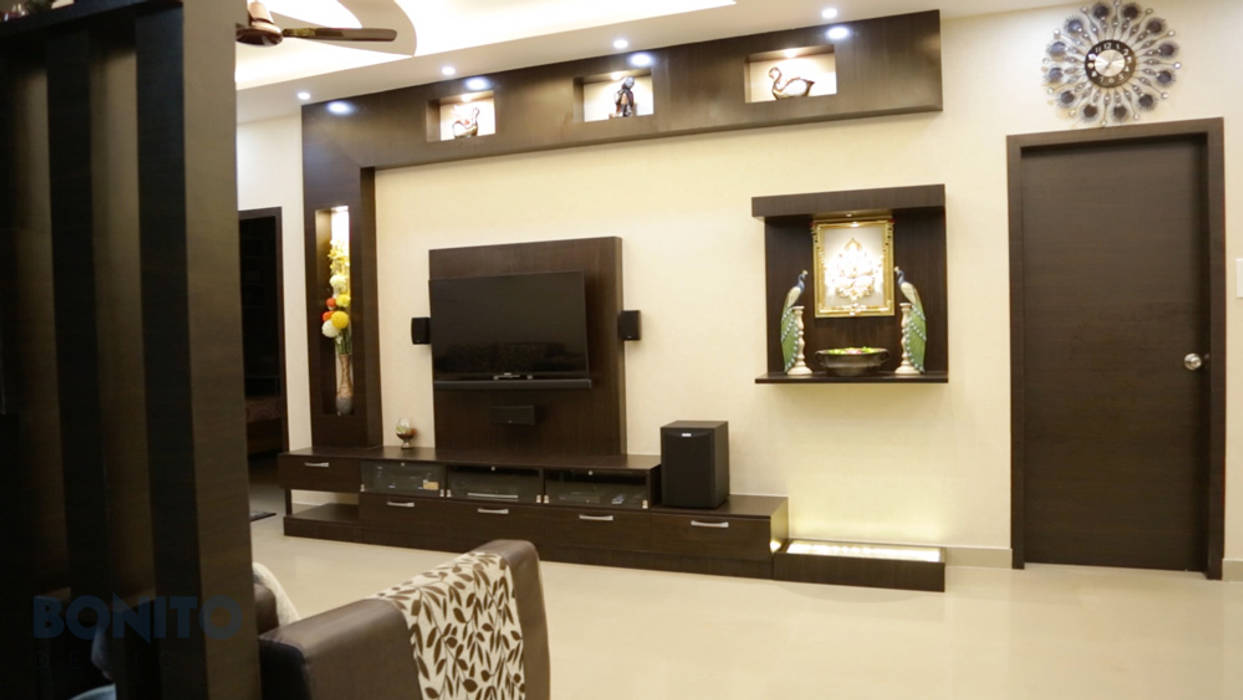 Modular TV unit design with backpanel homify Modern living room TV stands & cabinets