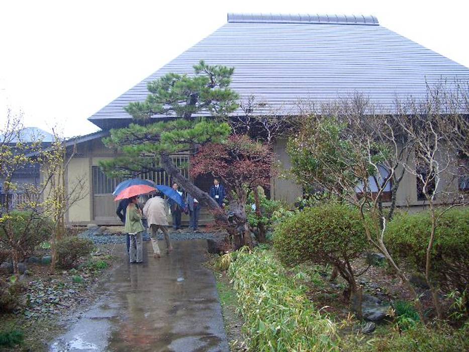 伊藤邦明都市建築研究所 Asian Style Houses Wood Brown Homify