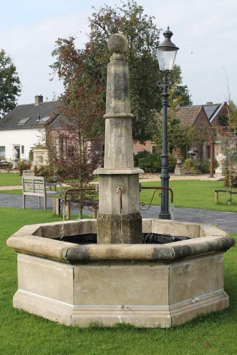 Tuinfonteinen, 't Achterhuis Historische Bouwmaterialen BV 't Achterhuis Historische Bouwmaterialen BV Landelijke tuinen Zwembaden & vijvers