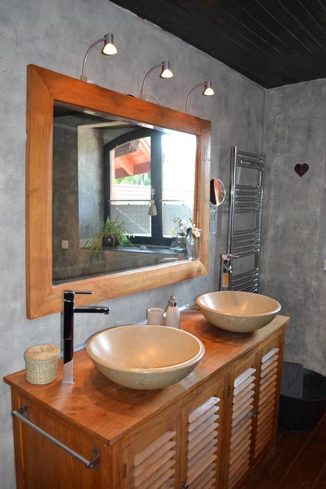 Aménagement d'espaces et décoration d'intérieur pour une maison d'Hôtes, KREA Koncept KREA Koncept Eclectic style bathroom