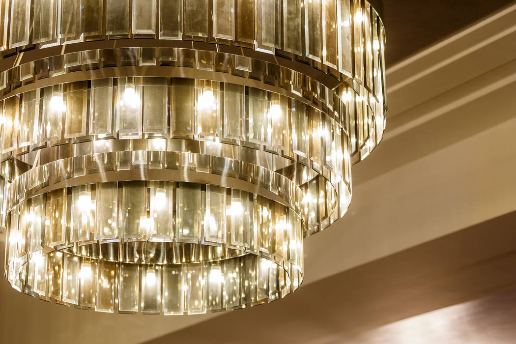 Bespoke lobby chandelier by Goddard Littlefair Goddard Littlefair Commercial spaces Commercial Spaces
