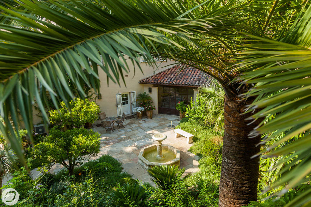 JARDIN DE VILLE - SAINTE-MAXIME, PASSAGE CITRON PASSAGE CITRON Jardines de estilo mediterráneo