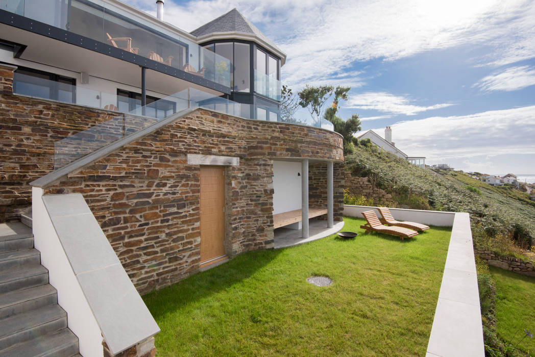 Gwel-An-Treth, Sennen Cove, Cornwall, Laurence Associates Laurence Associates Modern Garden