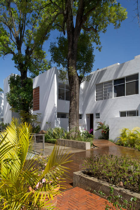 LA MOJADA, Trama Arquitectos Trama Arquitectos Casas estilo moderno: ideas, arquitectura e imágenes