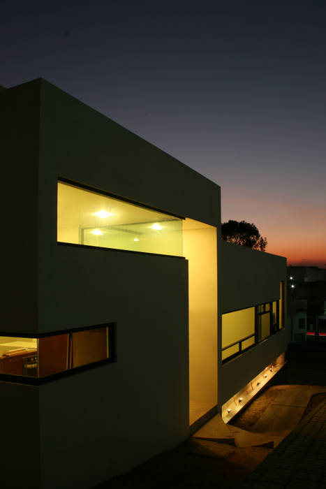 casa de la colina, wrkarquitectura wrkarquitectura Casas estilo moderno: ideas, arquitectura e imágenes