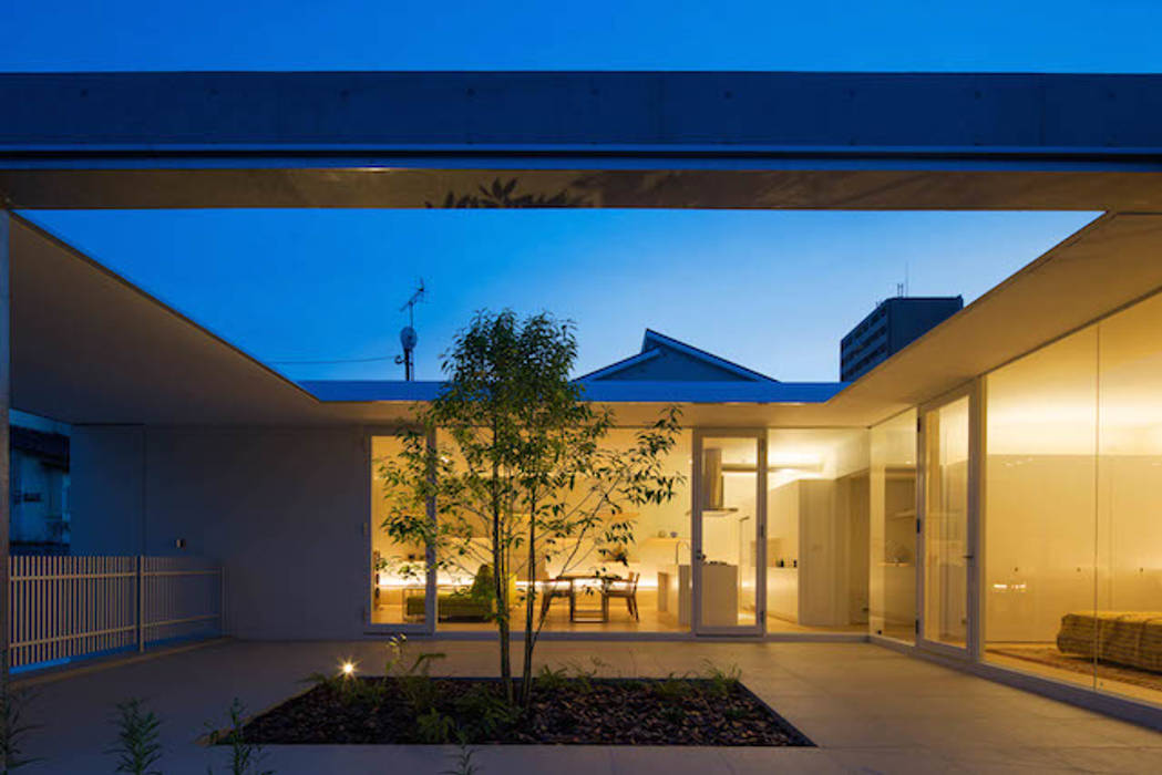 自由ヶ丘の家, MANI建築デザイン事務所 MANI建築デザイン事務所 Balcones y terrazas de estilo minimalista